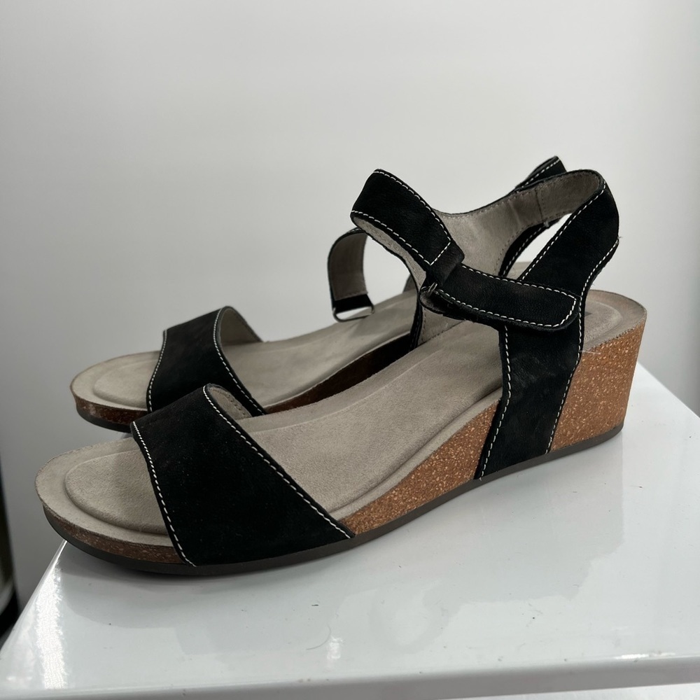 White Mountain NEW Wedge Sandal Ladies Size 9 1/2M - Picture 3 of 7